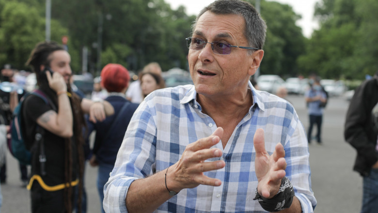 fost-ministru-si-candidat-la-presedintia-romaniei,-mort-dupa-ce-a-fost-diagnosticat-cu-covid