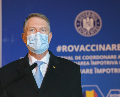 presedintele-klaus-iohannis-a-anuntat-ca-se-va-vaccina-maine,-public,-impotriva-covid
