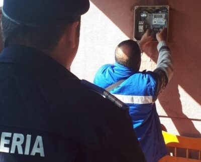 reactia-conducerii-electrica-dupa-perchezitiile-din-prahova.-cum-functiona-reteaua-de-furt-de-curent-electric-in-care-erau-implicati-si-doi-functionari-publici