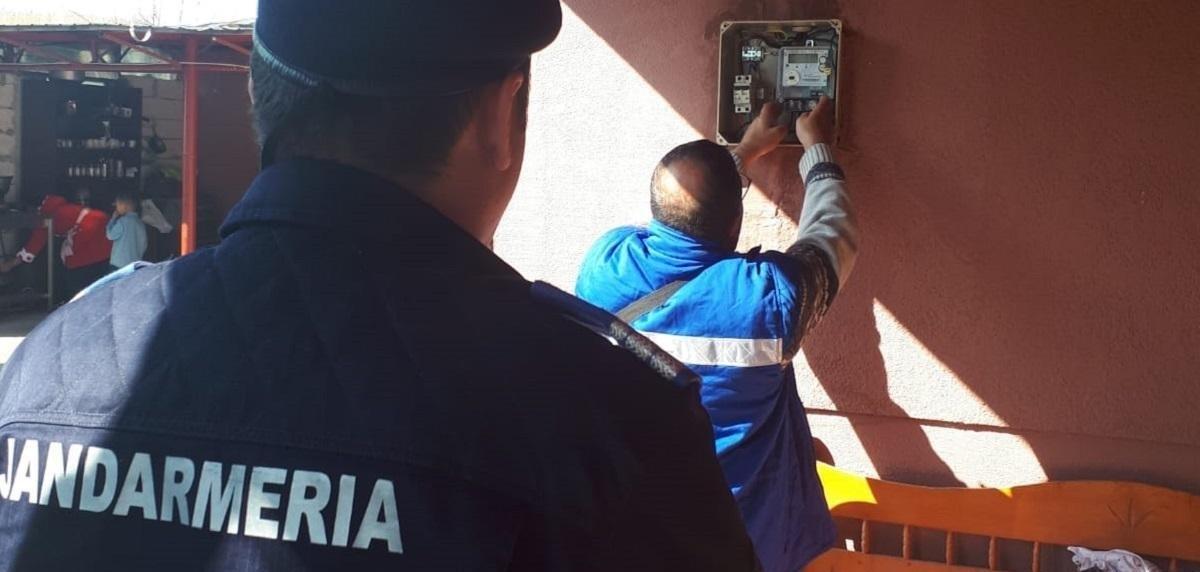 reactia-conducerii-electrica-dupa-perchezitiile-din-prahova.-cum-functiona-reteaua-de-furt-de-curent-electric-in-care-erau-implicati-si-doi-functionari-publici