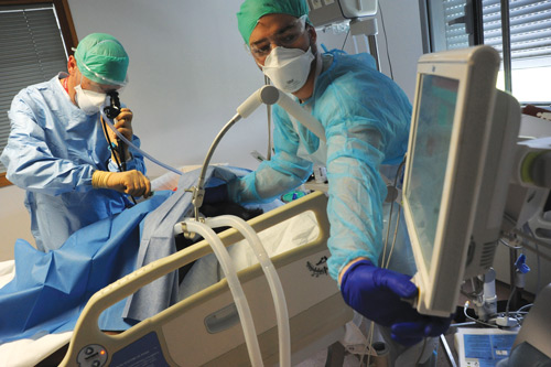 o-treime-dintre-pacientii-cu-covid-19-se-intorc-in-spital-in-urmatoarele-5-luni-cu-boli-de-inima,-de-ficat-sau-cu-diabet,-iar-unul-din-opt-moare