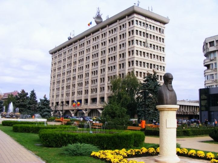 peste-300-de-posturi-ar-urma-sa-fie-desfiintate-la-consiliul-judetean-prahova
