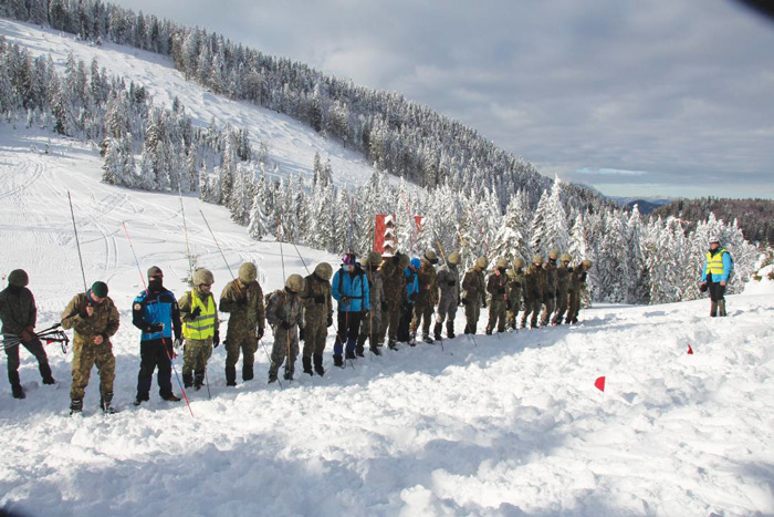 la-gura-diham-–-exercitiu-de-pregatire/simulare-salvare,-cu-participarea-jandarmilor-din-sinaia-si-a-vanatorilor-de-munte-din-predeal