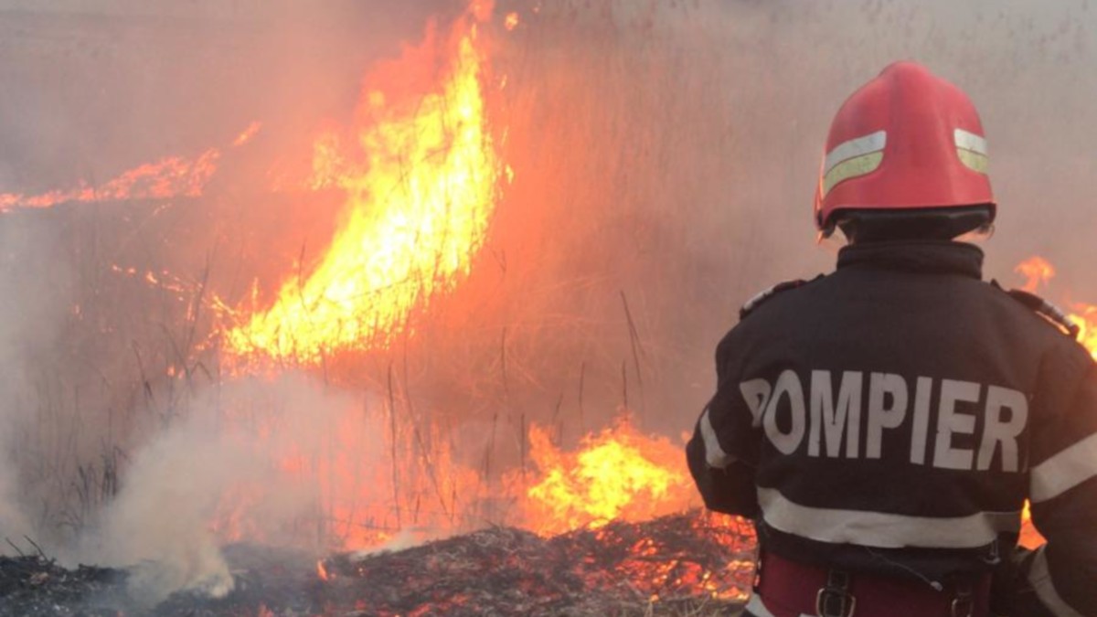 incendiu-la-iordacheanu.-o-casa-a-luat-foc