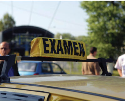 ieri,-in-prahova-au-fost-suspendate-examenele-pentru-obtinerea-permiselor-auto