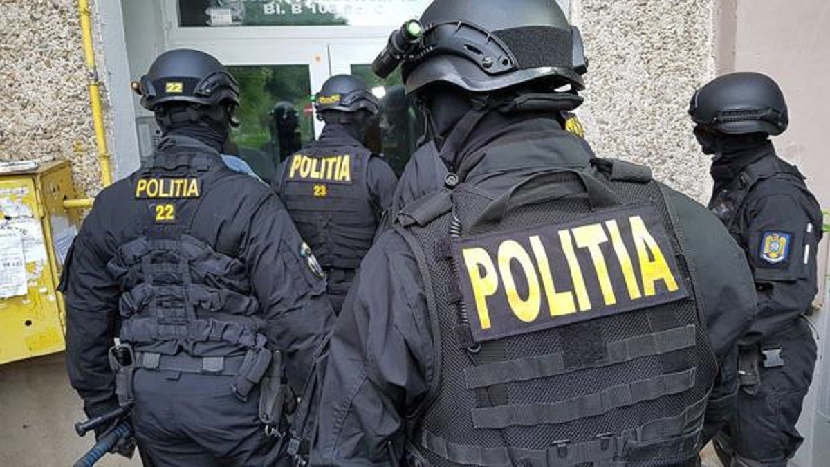 patru-hoti-care-spargeau-masini-in-ploiesti-au-fost-retinuti-de-politisti