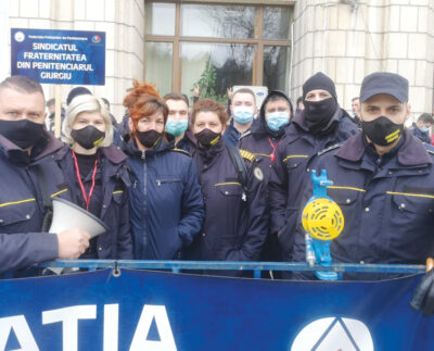 protest-al-sindicalistilor-de-la-penitenciarele targsor-si-ploiesti,-in-fata-ministerului-justitiei
